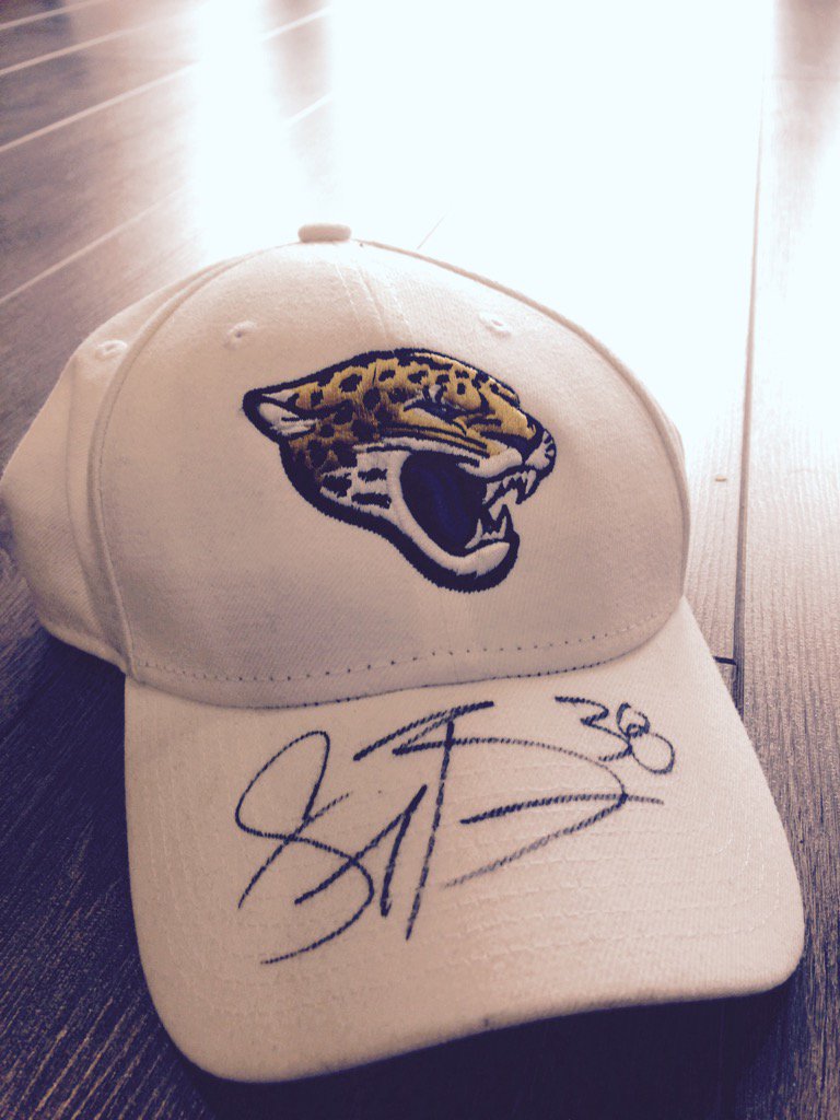 JaguarsUKandIE's tweet photo. Day 2 of our Christmas giveaway - a signed Sergio Brown cap! Just RT &amp; follow for a chance to win! #BeJaguars https://t.co/nFtbfND5ih