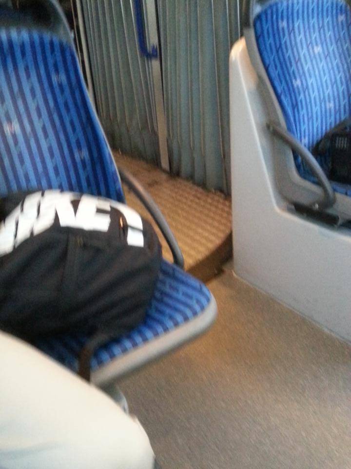 ColaCodein's tweet photo. letztes mal Bus
#fuckbus https://t.co/rUUBSY1jEP