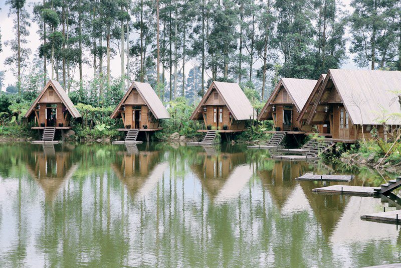 Rekomendasi Restoran Di Bdg Dengan Pemandangan indah > liburmulu.com/rekomendasi-re… #LiburMulu via <a href="/LiburMuluID/">#LiburMulu</a> <a href="/idbcpr/">Backpacker Indonesia</a>