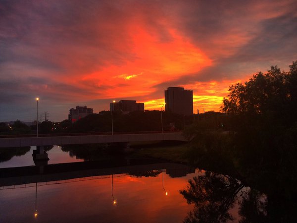 RdGaucha's tweet photo. Amanhecer bonito aqui em Porto Alegre. E na sua região? Registrou o nascer do dia? :) Compartilhe! #PrevisaodoTempo https://t.co/NPr4VJvDdD