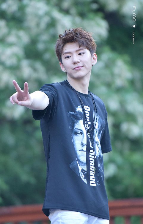 JiyoungWannaOne's tweet photo. @OfficialMonstaX We are here to share your happy moments as well as the sad moments ♡ #FaithInYoo #StandByYoo https://t.co/Nk2XpnYQdZ