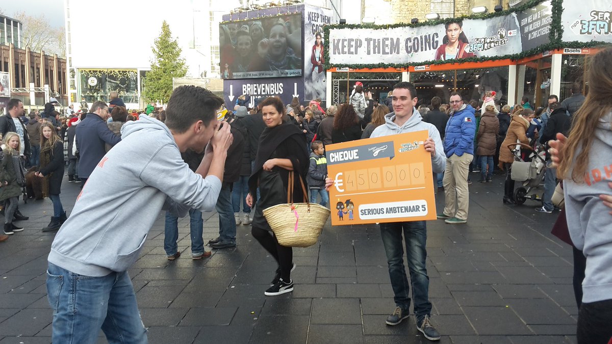 Even nagenieten op <a href="/SeriousRequest/">3FM Serious Request</a> in @SR15Heerlen 
Helemaal top!
#SR15 #
<a href="/seriousambt/">Serious Ambtenaar</a>