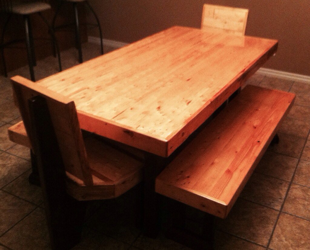 JessicaGorman8's tweet photo. Pallet Kitchen Table $1500.00 #calgary #palletfurniture #palletwood #forsale #yycarts #Cultivate @EBudwill https://t.co/lbDF4IaaQB