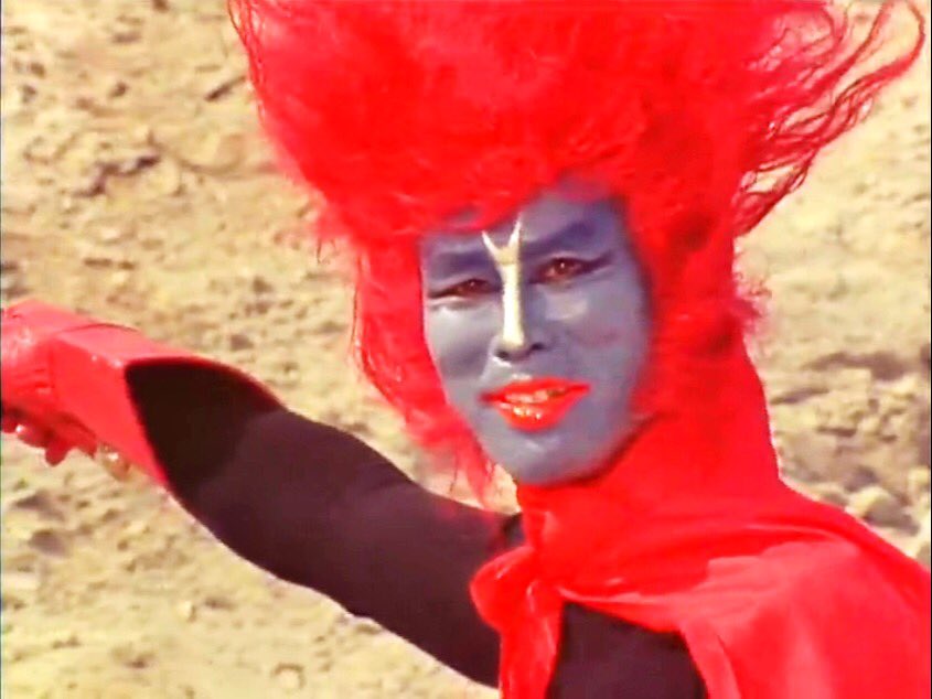 Blood Type Blue 宇宙からのメッセージ 銀河大戦 といえば有名な話ですが 第4話 正義の味方流れ星 でガバナス忍士ヒビトとして世界の福本清三氏が出演してます しかし真の見どころはコーガー団長役の堀田真三氏のエキセントリックな芝居 T