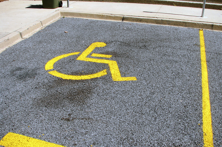 Plazas de aparcamiento para personas con discapacidad, más accesibles con <a href="/SIMONEUProject/">SIMON-Project</a> - bit.ly/1jwX8Ix