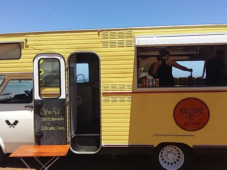 camsaway's tweet photo. #trysomethingnew #fuzetea #boulevard82 fantastic free food and iced tea https://t.co/iDx18LmIfV