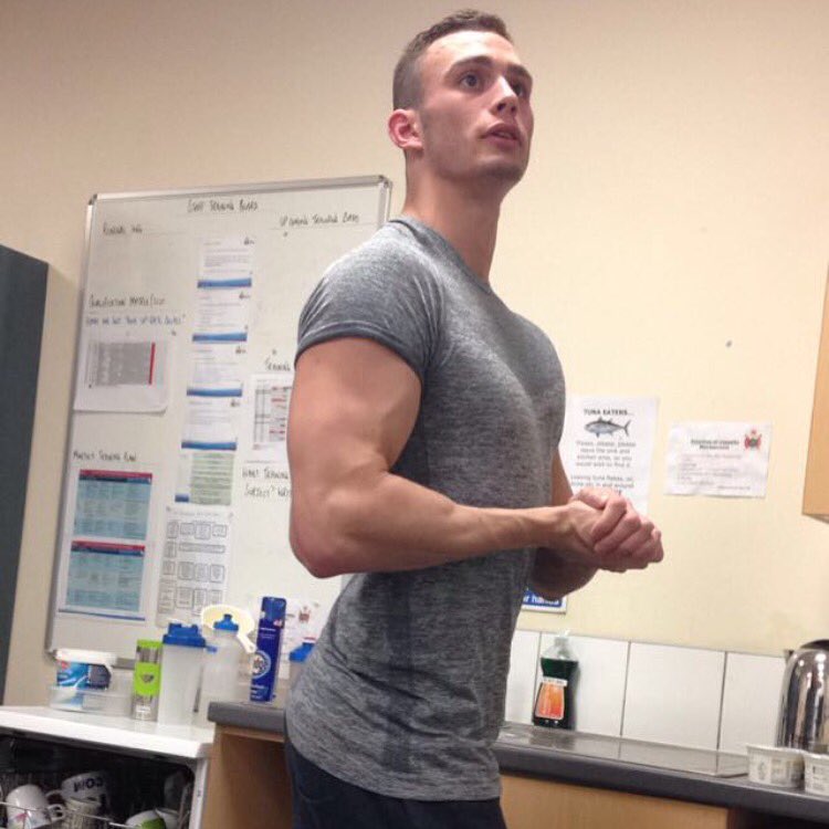 richardc245's tweet photo. I was preying for me gains for Christmas 🤓😂 @Gymshark https://t.co/vm2QcbgGg7