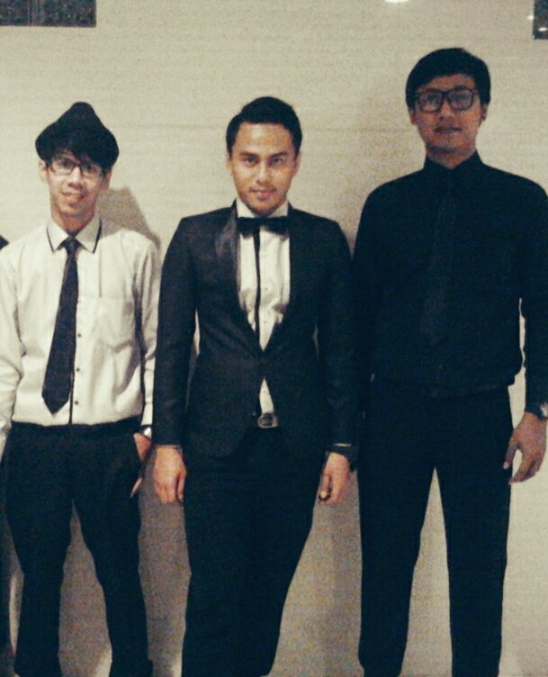cinemacoustic's tweet photo. M3ns in suit https://t.co/an8p0Y0PJy