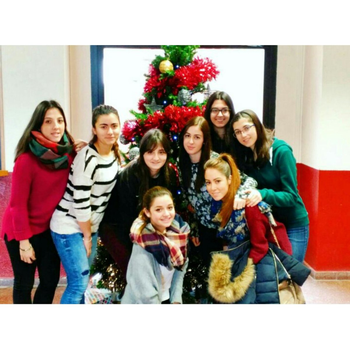 rebecacr15's tweet photo. Último día de clase, ahora a pensar en los exámenes que vamos a aprobarles 💪 #primubu15 https://t.co/TqtPgUUt79
