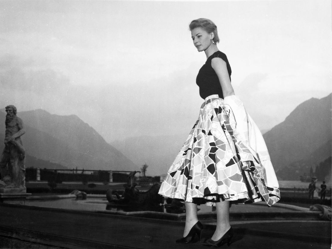 ComuneComo's tweet image. #eventicomo e la #Como di un tempo: da domani in distribuzione il Calendario Storico #2016 bit.ly/1keVqfe