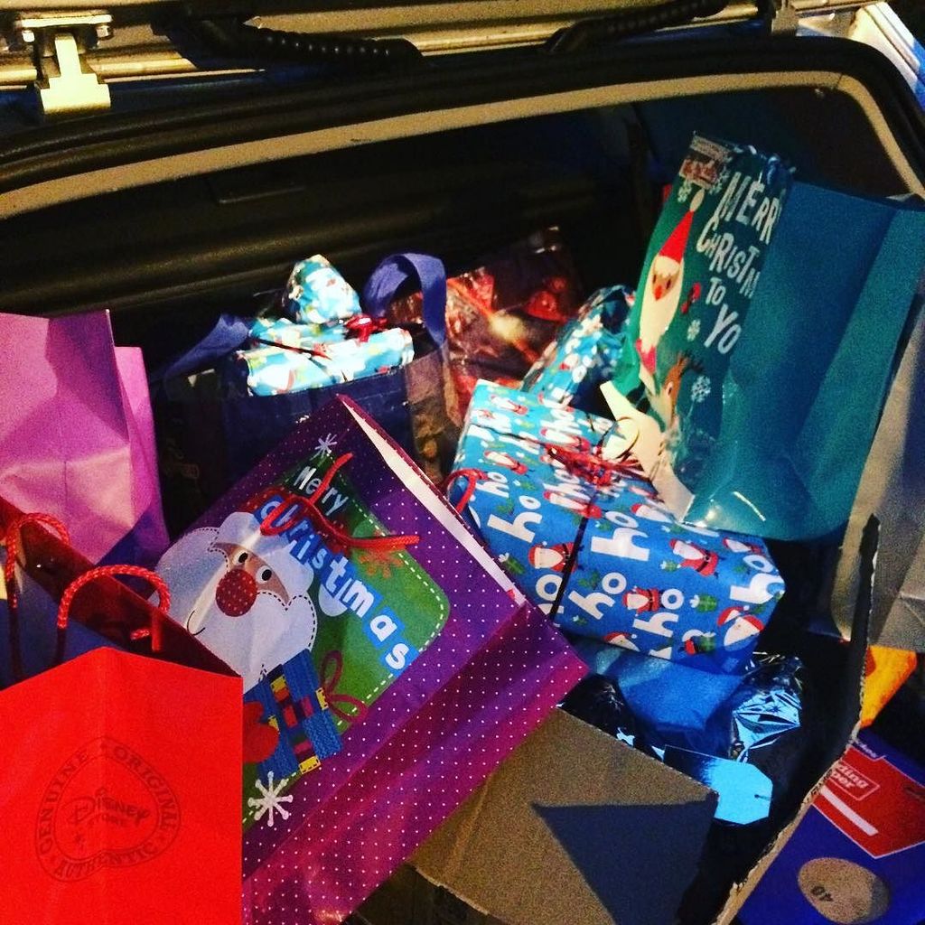 grace_stirchley's tweet image. #bootload of #Christmas #presents from @gracechurchdellroad to vulnerable families in #sti… ift.tt/1ZnpQvC