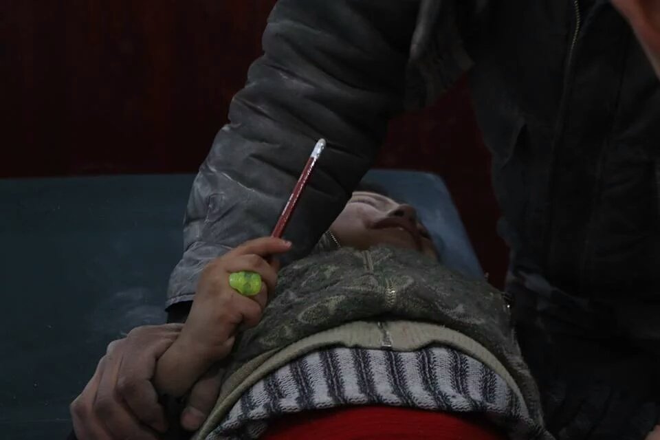 doamuslims's tweet photo. Children wounded due to #Russia airstrikes on al-Bezeinah village, #Idlib.

#Syria #DontBombSyria https://t.co/NDxHhKH04G