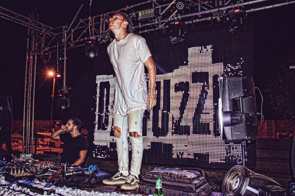 Gran experiencia en #ViveAhoraTalent <a href="/DesaliaMusic/">Desalia Music</a> Suerte a todos chicos y... NOS VEMOS EN LAS CABINAS!!@DAMUZZIK 💣