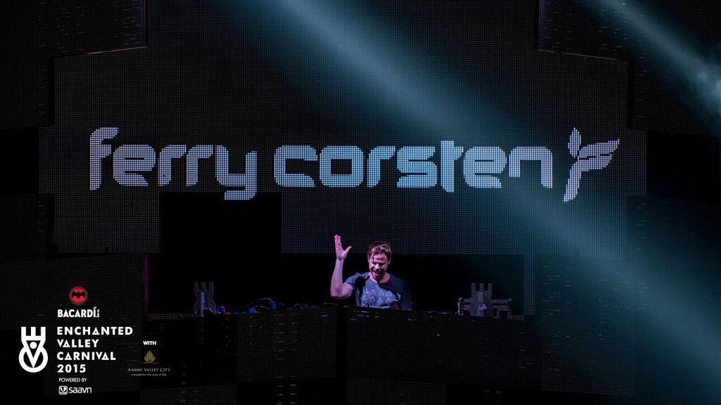 DevrajSanyal's tweet photo. @FerryCorsten did what he does best at #BEVC15. Came &amp; destroyed @EVCIndia #pyrostage #techheaven #cuboidLEDstage https://t.co/6ZvHeOSJOM