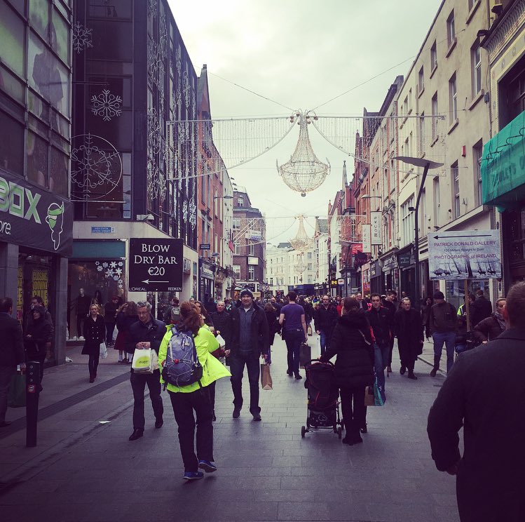 thescript's tweet image. For all the Irish abroad...Grafton Street right now...🎄🎄🎄 G