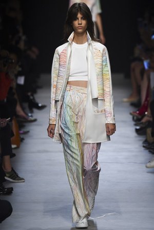 modadc's tweet image. #Moda por Leonard