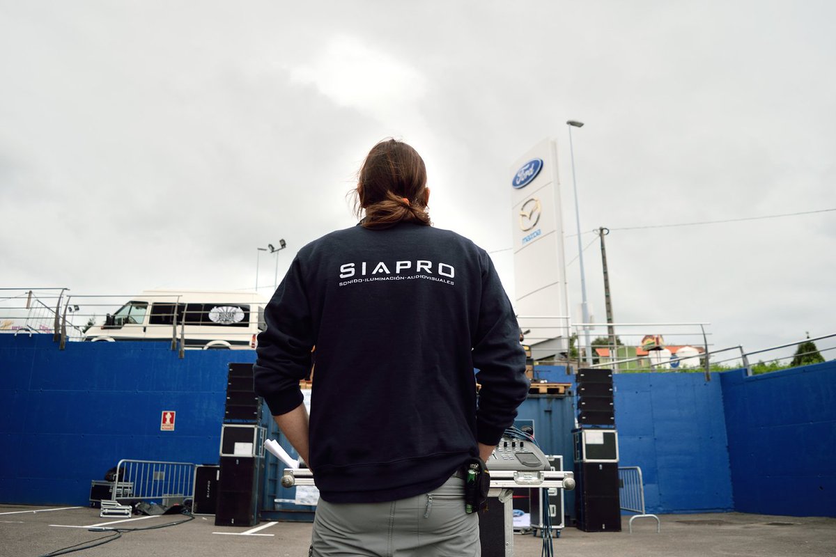 siapro's tweet image. El capital humano es la clave del éxito #siapro #asturias #sonido #iluminación #equipo #altavoz #trabajo