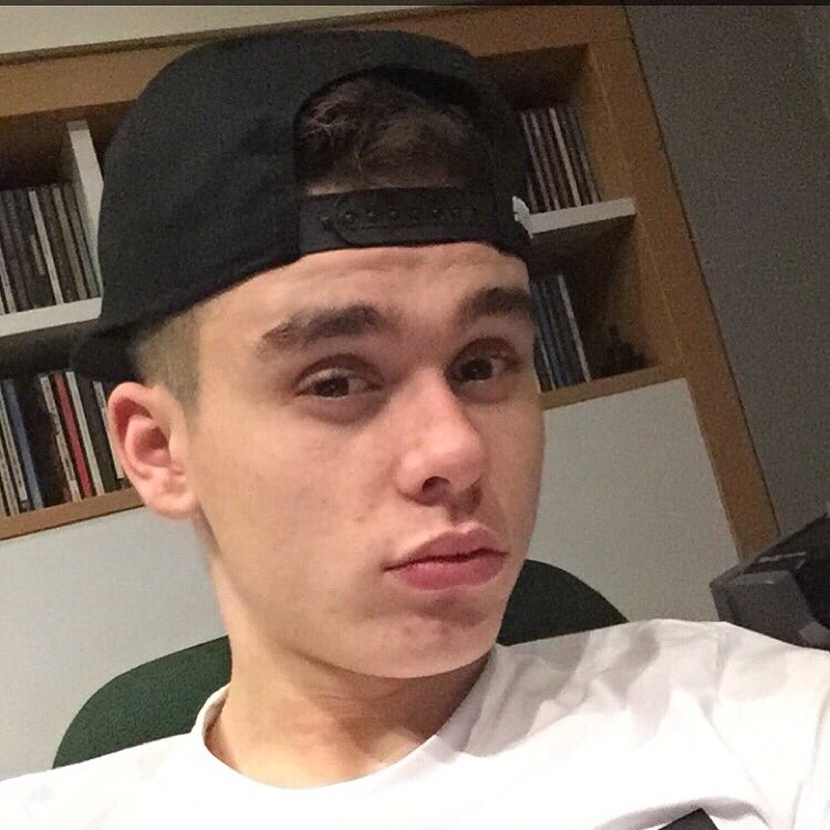 NoizeOwner's tweet image. Druk bezig met nieuwe mixtape en muziek voor 2016