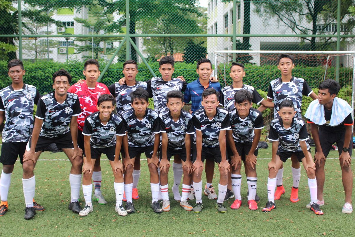 Mohd_Nizam17's tweet photo. Do support us tommorow for our semi finals at Jalan Besar Stadium kick off at 8.45 am!! #co00's https://t.co/mlzL3Pr8Xi