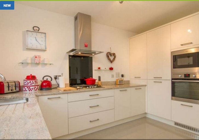 ChangesProperty's tweet photo. Move straight into this immaculate 4bed Stratford family home at Monbank, Newport - £249,950 https://t.co/w1eB6tzOKL https://t.co/HTx0uNE6mj