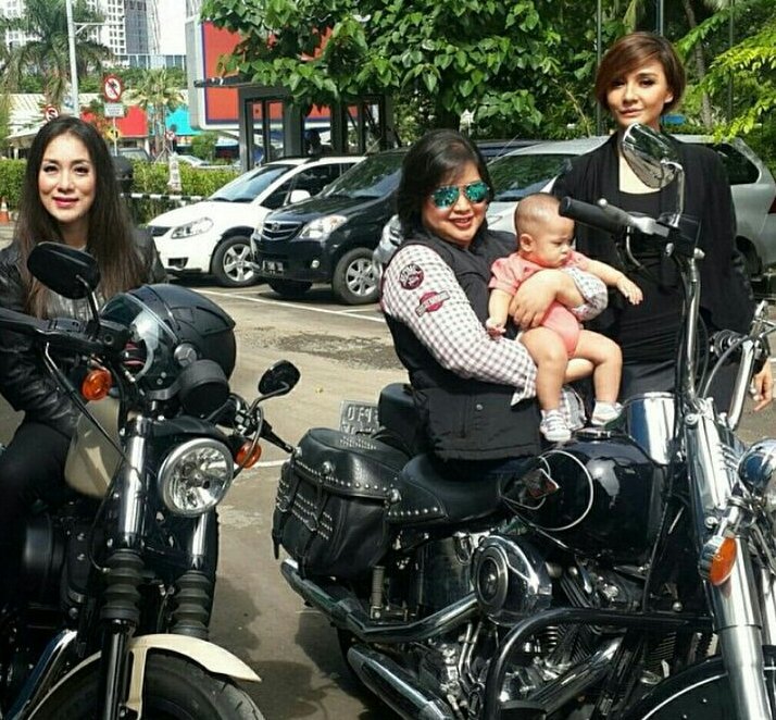 Ladies, they can be moms, ..and they can be The Fierce Lady Bikers! Happy #MothersDay!