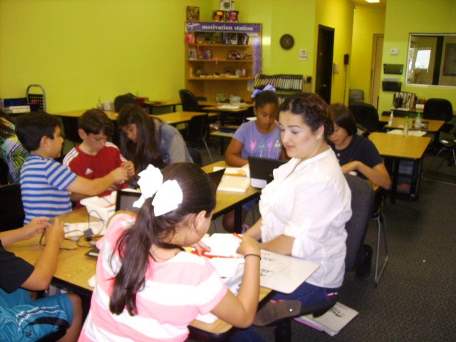 RGVSylvan's tweet photo. Look how #engaged these kids in the #rgv are! #SylvanSTEM #robotics #engineering #MathEDGE #coding #tutoring https://t.co/3yVoIQJuTs