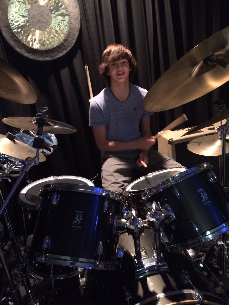 bkpdeb's tweet photo. The drummer of heart attack!!! Love this guy to death https://t.co/dakcAHmlyP
