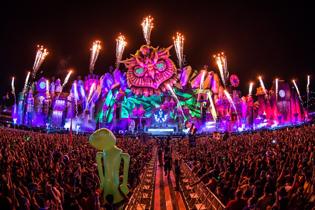 WorkaMusic's tweet photo. #crystalVILLEGE esta 100% confirmado para @EDC_MEXICO 2016 #EDCMX16 #WorkaMusic 🙌 https://t.co/9gEdLmVAq2
