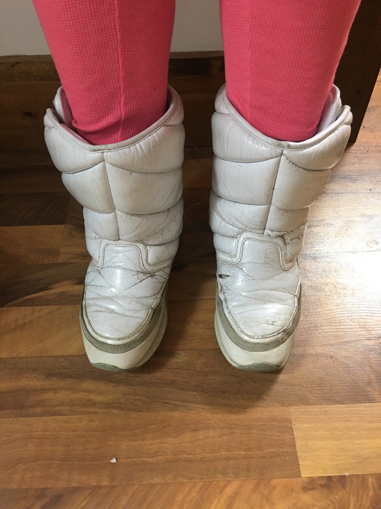 Elegantdoubt's tweet photo. Good bye to my favorite boots.  You served me well. https://t.co/ybPu5TaGCu