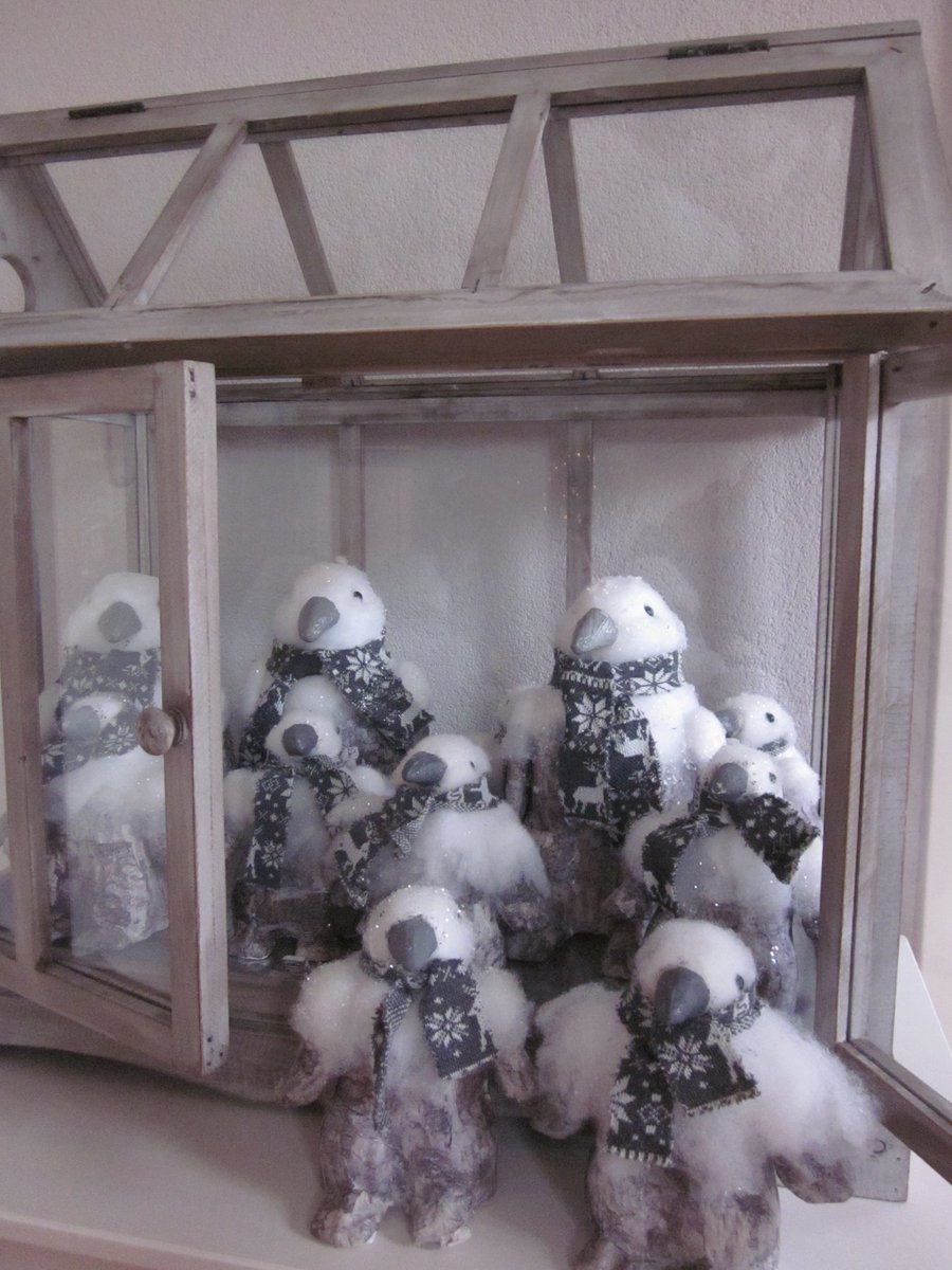 Een eigen glazen huis #seriousrequest pinquins klein voor 5,00 euro, pinquins groot 10,00 euro per stuk #doejemee?