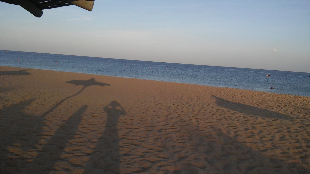 ndomasango's tweet image. Dubai you beaut. Loving my holiday #KeDezembaBoss