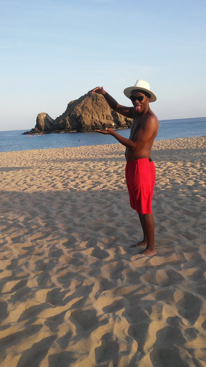 ndomasango's tweet image. Dubai you beaut. Loving my holiday #KeDezembaBoss