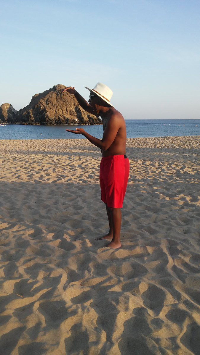 ndomasango's tweet image. Dubai you beaut. Loving my holiday #KeDezembaBoss