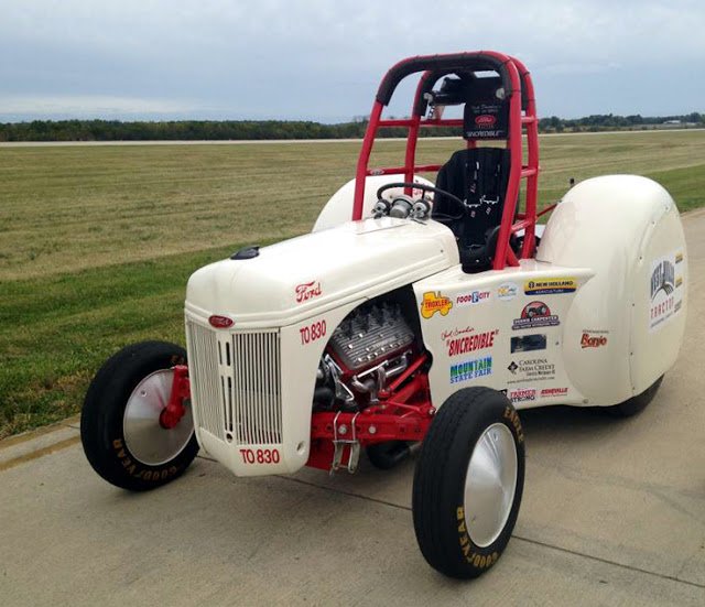 MachineryPete's tweet photo. New World's Fastest Tractor record set by North Carolina man's 1952 Ford 8N: over 96 mph! https://t.co/4dKpzdmQoi https://t.co/YUcLqeCr0i
