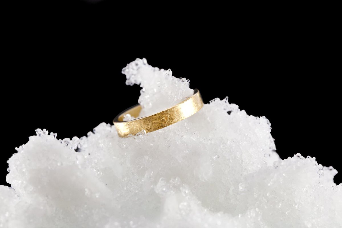 Efecto hielo + Oro amarillo. Combinación perfecta #argyor#alianzasdeboda#novias