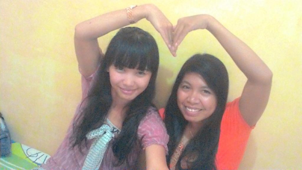missAMEYY's tweet photo. @pondsindonesia @Livewith_TTV #HARIIBU https://t.co/RNra9Fgzg9