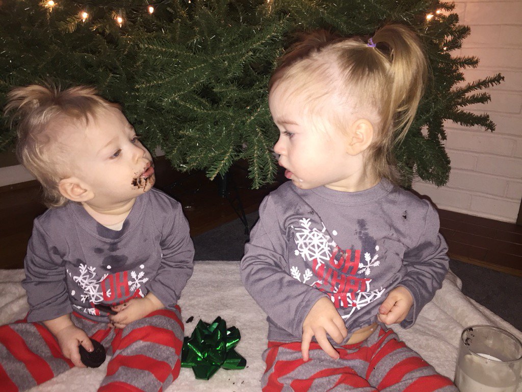 elllybellly's tweet photo. The struggle to get a good picture of them together is real https://t.co/wHhcIBf8YB
