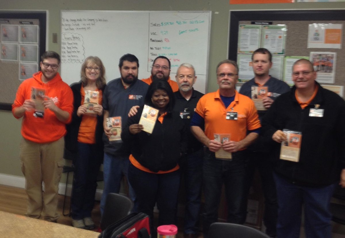 JohnAustinMET's tweet photo. Store 147 Buford celebrates a successful 2015 with "Annual Awards and Recognition" with food and fun! @MattucciTHD https://t.co/MjJudUpe4h