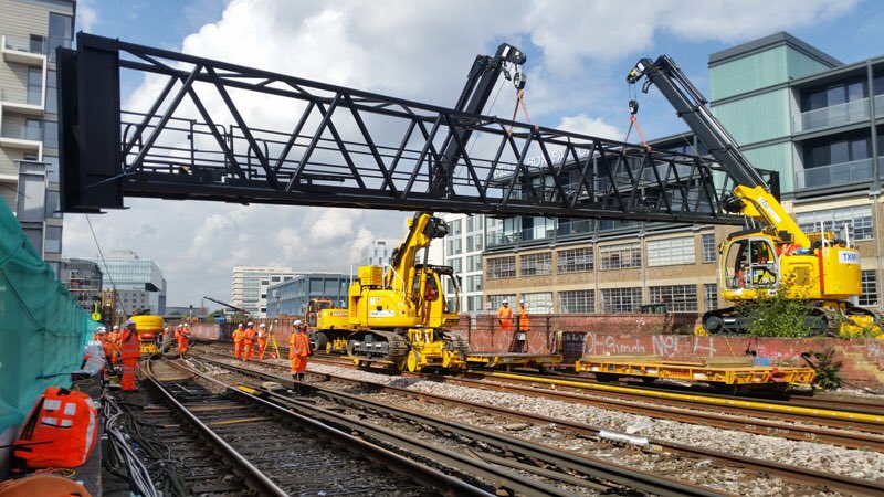 CDC_Demolition's tweet photo. Gantry removal #ThamesLinkProject start at midnight on Christmas Eve #BBRail #TxmMonsterCranes #ClarkeDemolition https://t.co/QMFhh4j8bt