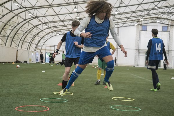 NorwichCityCSF's tweet photo. SHOWCASE DAY | @adamdrury78 &amp; CSF staff have been working closely with U16s at Colney today. #developingtalent https://t.co/Kj3lI8iqPc