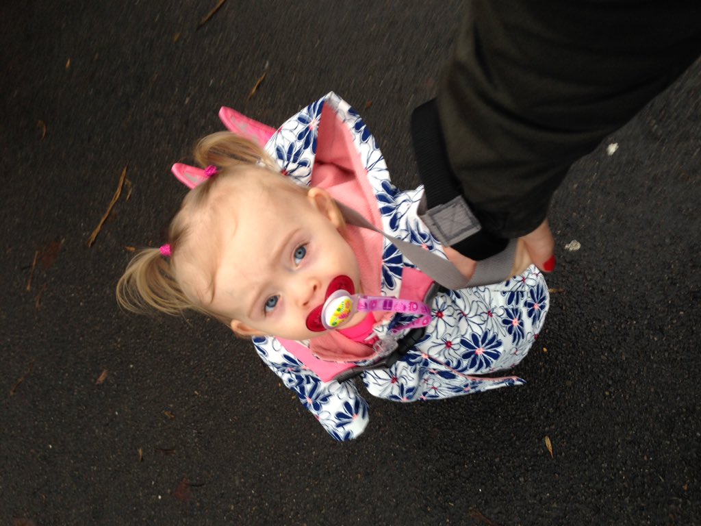 Wrighty444's tweet image. Out for a walk with the little lady 👶🏼💞 #Windy #Rainy #PuddleSplashing 🌧☔️🌬