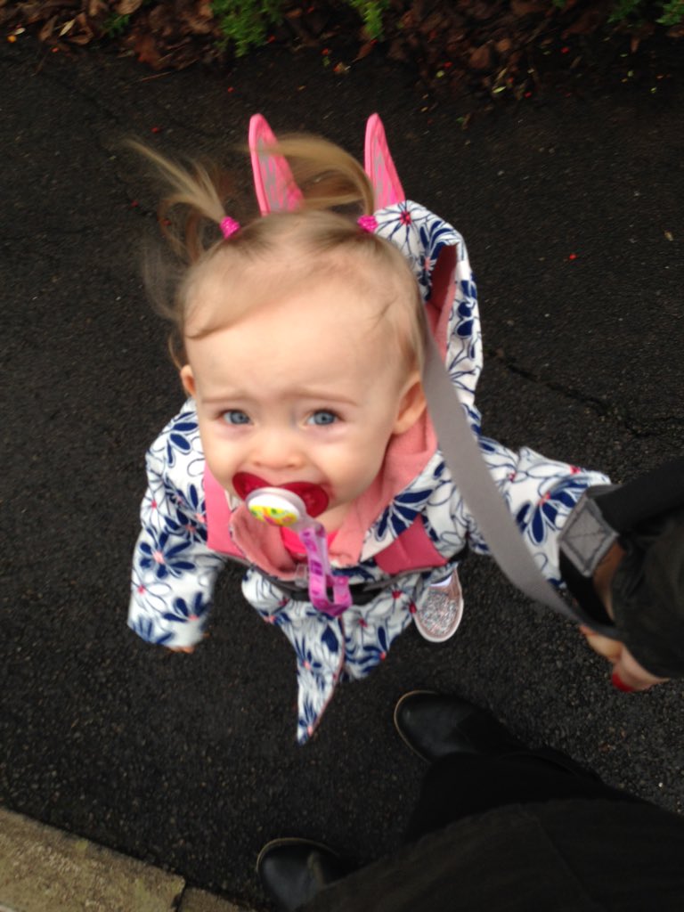 Wrighty444's tweet image. Out for a walk with the little lady 👶🏼💞 #Windy #Rainy #PuddleSplashing 🌧☔️🌬