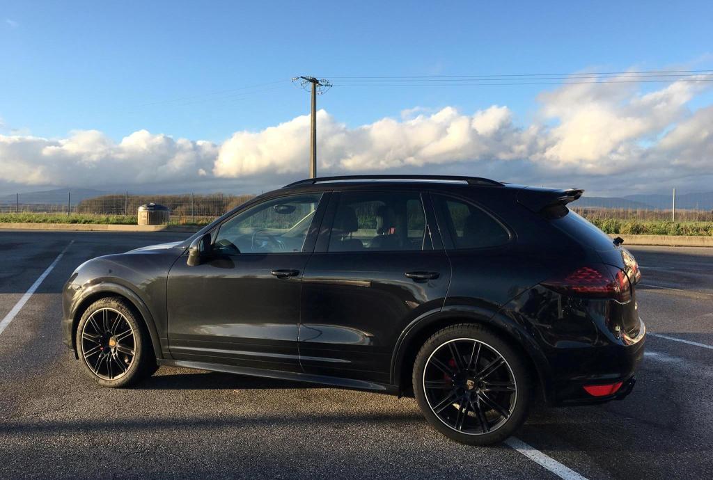 lpmotorbcn's tweet photo. Bajo petición de un cliente hemos ido a buscar hasta Alemania este #Cayenne GTS como regalo anticipado de Papá Noel! https://t.co/y0Q7gKLIxV