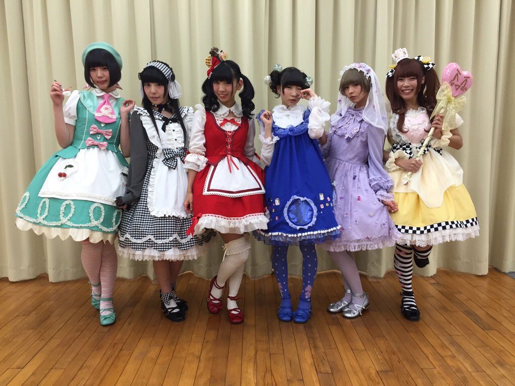 lposrk's tweet photo. やっばい…衣装どストライク💓 https://t.co/R6fw0RjGfB