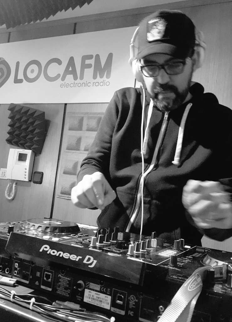 LaTermoDeNeil's tweet photo. A los platos, @neilsole 
La cosa se pone curiosa.

#Termomix189

@locafm https://t.co/kMiG0L7PkL