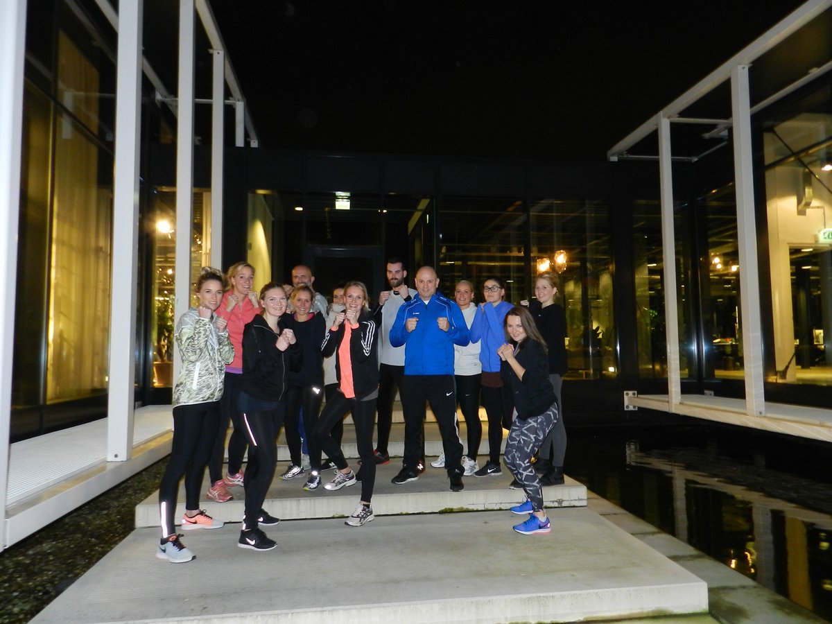 Laatste #boksclinic voor Scotch en Soda in 2015. Het gekozen Goede Doel is #kika Nu op naar een #sportief 2016