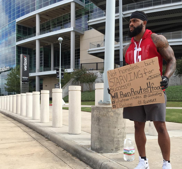 brgridiron's tweet image. Jets sign Joe Anderson, who held sign outside Texans facility last month ble.ac/1YzsQm9