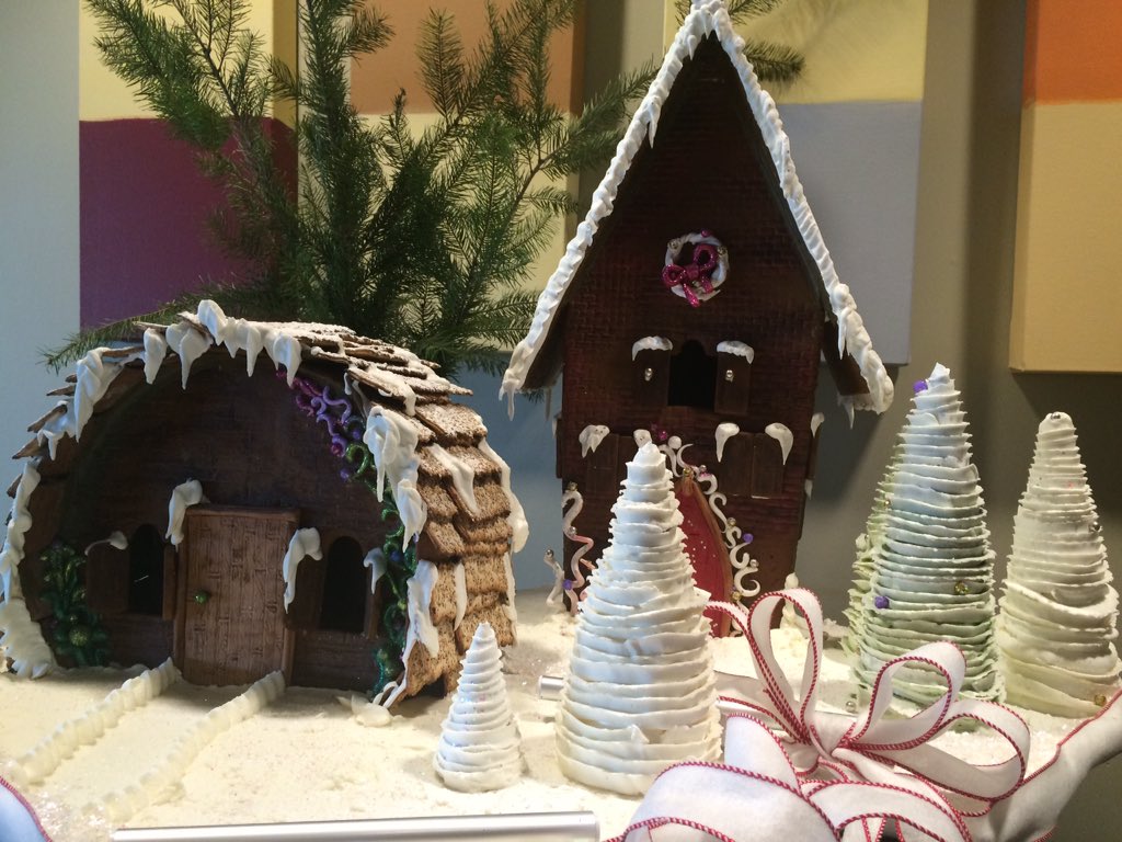 CATinPhoenix's tweet photo. Our new Pastry Chef did a great job with this Gingerbread House! #TheButtes https://t.co/mPpd6cpw6H