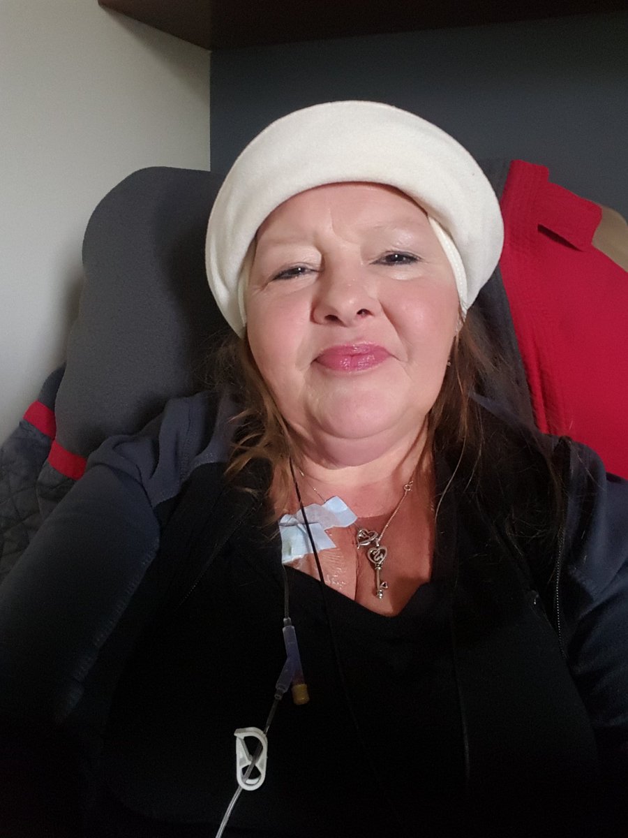 Angel66Conner's tweet photo. Me doing chemo at Beaumont Rose cancer center today https://t.co/CxmPeyRuz9