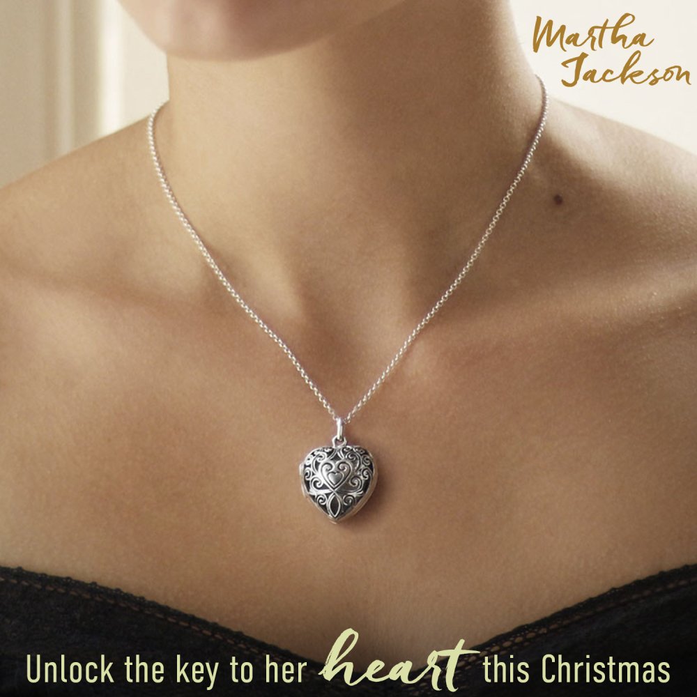 martha_jackson's tweet photo. Unlock the key to their heart with our Vintage Heart Locket https://t.co/LD715N1Q9k #giftideas #Christmas https://t.co/dSUkBkj0C7